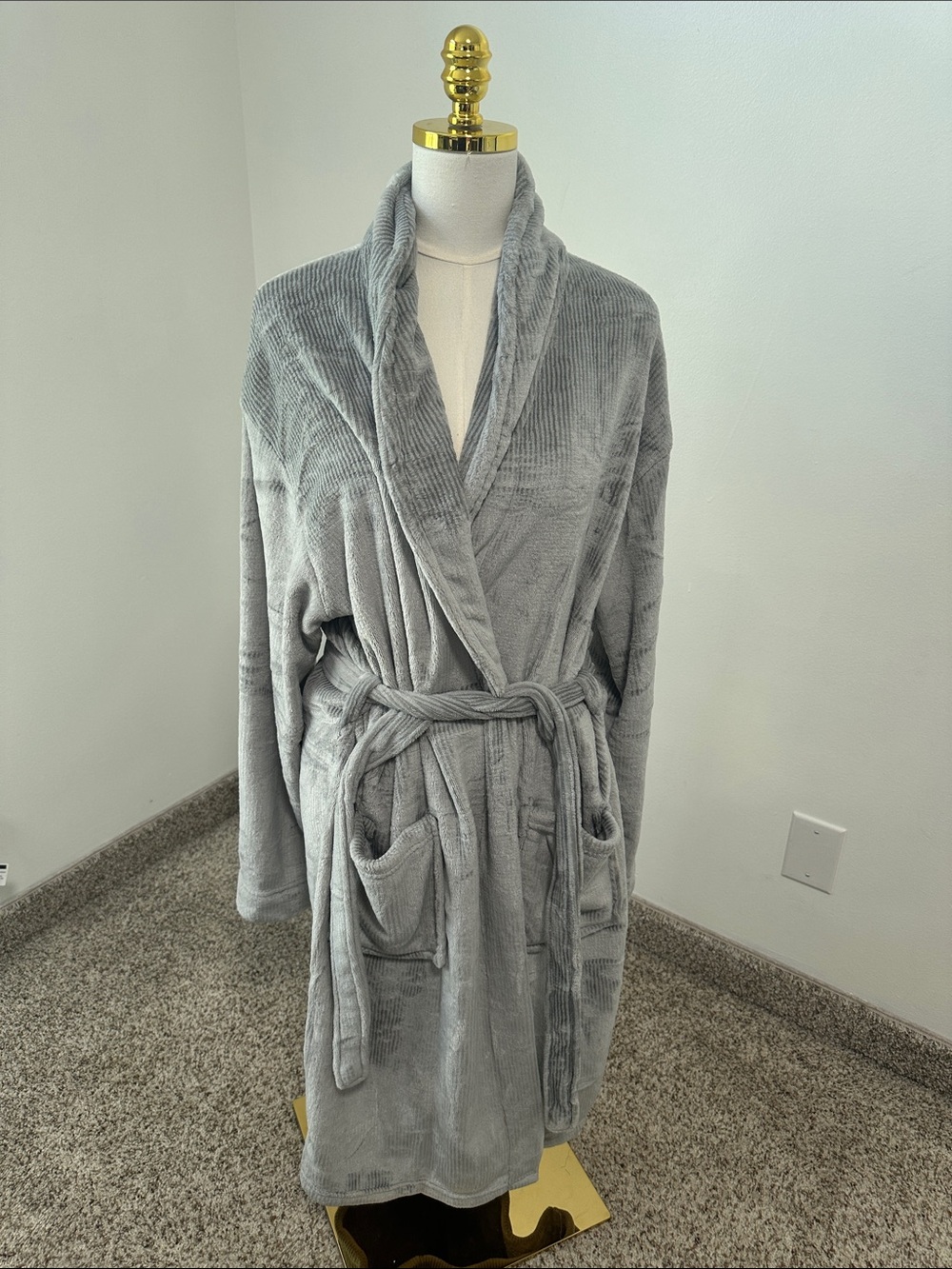 🟣 Mon Chateau Plush Robe